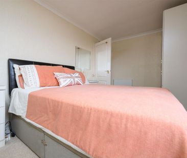 2 bedroom semi-detached house to rent - Photo 4