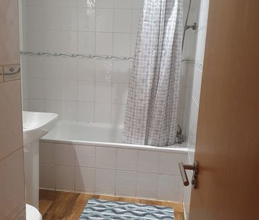 1 Bed Flat, High Street, W3 - Photo 1