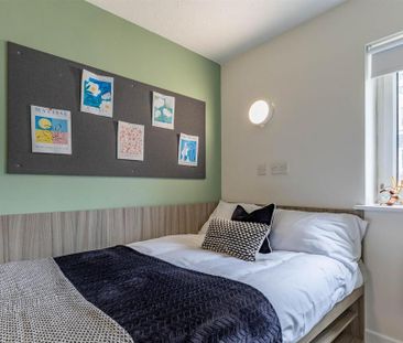 1 bedroom in a flat share to rent - Photo 6