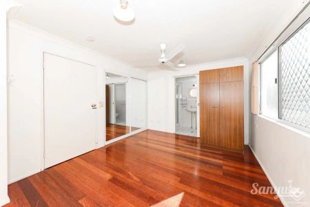 “Hurry! Secure Your Dream Rental in Indooroopilly Today!” - Photo 5
