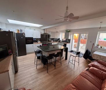 5 Bed End Terrace, Whittington Road, BS16 - Photo 2