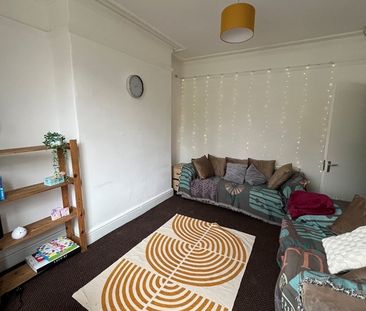 5 Bed Terraced House, Mabfield Road, M14 - Photo 2