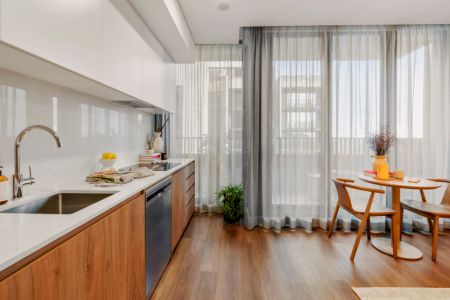 Compact 1 Bed Apartment - Photo 3