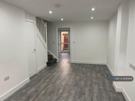 2 bedroom end of terrace house to rent - Photo 3