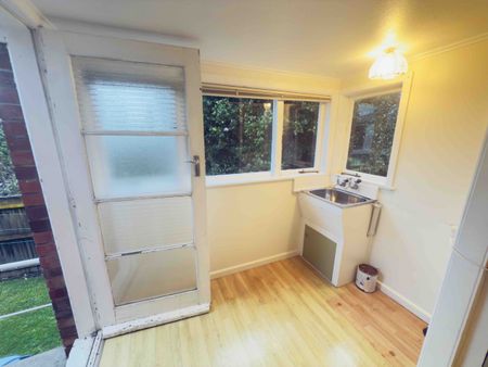 Superbly located Two-Bedroom Unit in Prime Greenlane Area - Photo 3