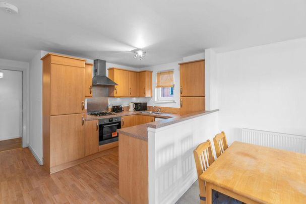 2 bedroom flat to rent - Photo 1