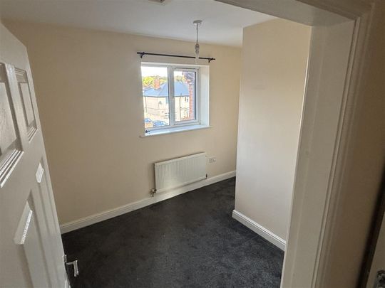 2 bed flat to rent on Ilkeston, Church Street, DE7 - Photo 1