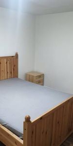 2 bedroom basement fully furnished - Photo 4