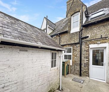 2 bedroom terraced house to rent - Photo 2