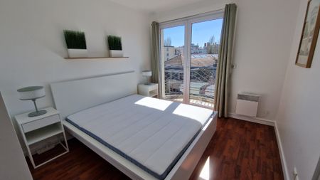 Appartement 2 pièces meublé – 49 m2 – CENTRE VILLE – Parking – belles prestations - Photo 2