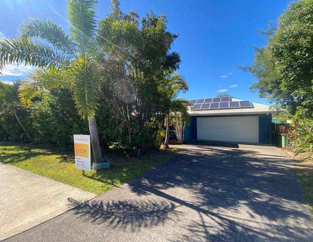 The Perfect Cooroy Family Home - Elevated, Spacious & Pet Friendly - Photo 1