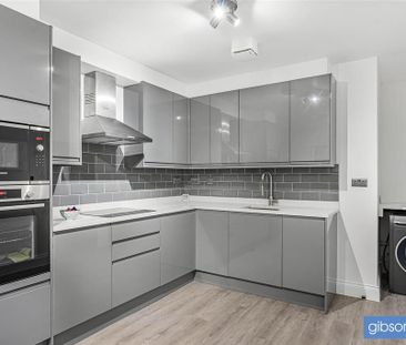 1 bedroom in a house share to rent - Photo 6