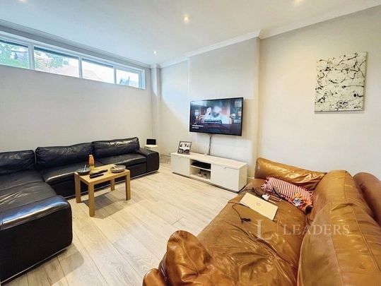 5 bedroom terraced house to rent - Photo 1