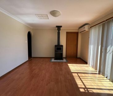 FAMILY HOME WITH LARGE BACKYARD IN EATON - Photo 4