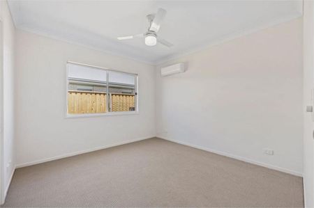 Brand New Contemporary Family Home + FIRST WEEK RENT FREE! - Photo 3