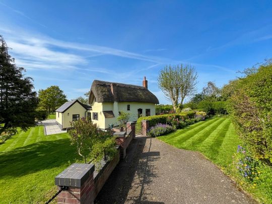 Mole Hill Green, CM6, Dunmow - Photo 1
