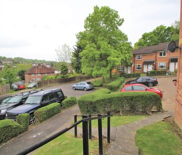 Lower Furney Close, High Wycombe - Photo 3