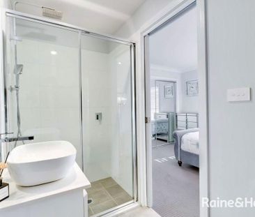 Modern, Stylish & Beautifully Presented - Photo 6