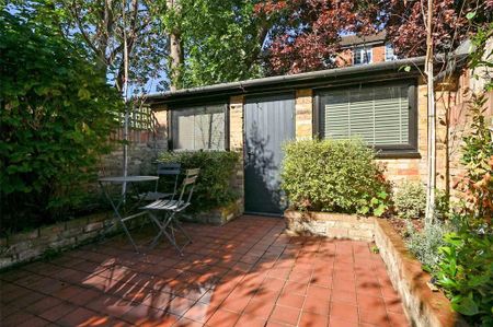 4 bedroom terraced house to rent - Photo 4