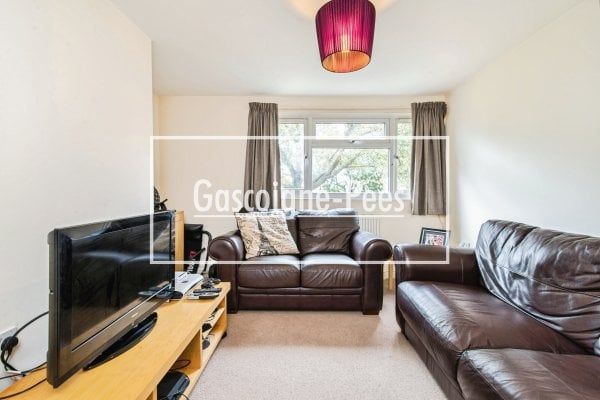 Basingstoke, RG21 - Photo 1