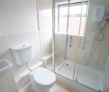 2 bedroom semi-detached bungalow to rent - Photo 6