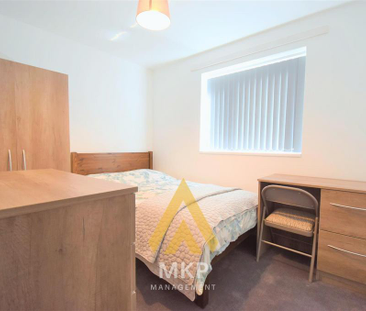 5 bedroom end of terrace house to rent - Photo 3