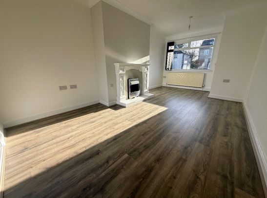 South Avenue, Wakefield, Horbury - Photo 1