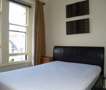 5 Bed - Lisson Grove, Plymouth - Photo 4