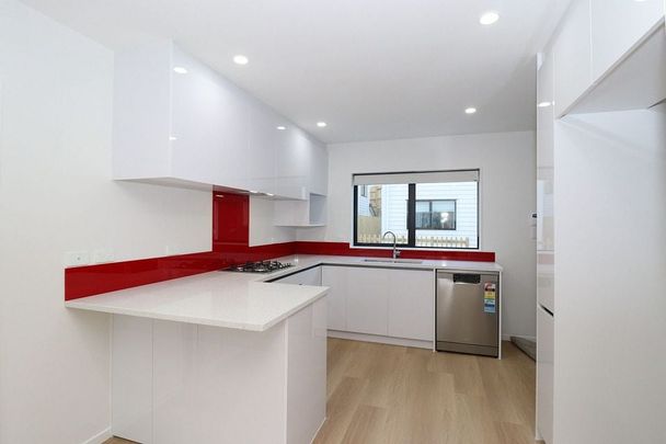 New Build - 4 Bedrooms, 3 Baths, 1 Car park - Photo 1
