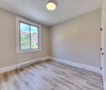 3416 Avenue Patricia, #9 - Photo 4