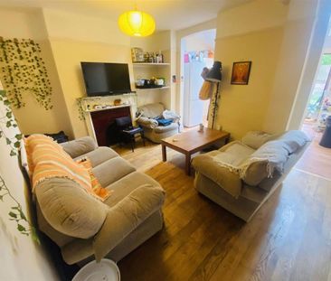 5 bedroom house to rent - Photo 1