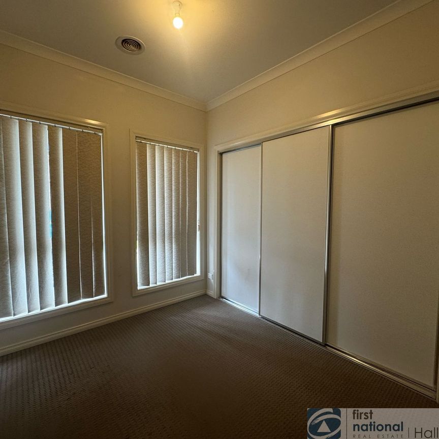 6a Grove End Road, Endeavour Hills - Photo 1