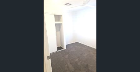 AVAILABLE 16/01/26 - 3 BEDROOM 2 BATH TOWNHOUSE WITH DUCTED AIR - Photo 5