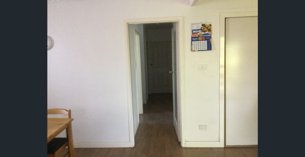 Unit - spacious clean and close to City - Photo 1