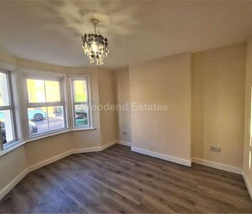 The Crescent, Slough, SL1 - Photo 3