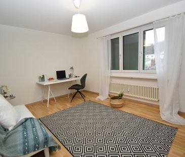 Gross­zü­gi­ge 4-Zim­mer­woh­nung im Grü­nen - Photo 2