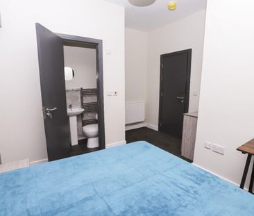 5 bedroom House To Let Total Size: 1098 SQ FT - Photo 1