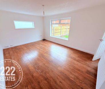 Sheffield Close - Warrington - WA5 - Photo 4