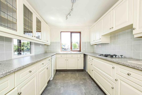 4 bedroom house to rent - Photo 1