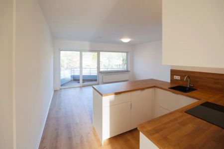 Berufspendler & Singles aufgepasst! Moderne 2-ZKB Wohnung mit EBK und Balkon in Niederlahnstein - Photo 4