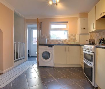 2 bedroom terraced house to rent - Photo 6