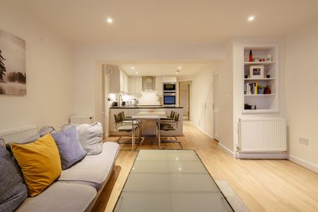 Greenwich South Street - Photo 2