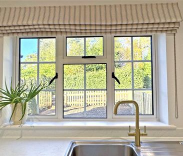 2 bedroom semi-detached house to rent - Photo 4