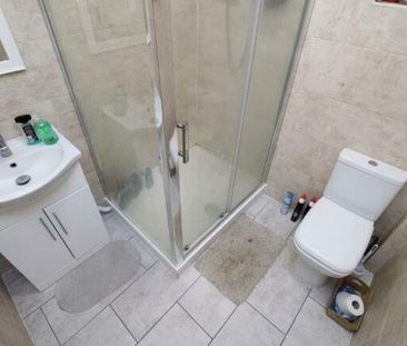 Room in a Shared House, Stafford Road, SO15 - Photo 5