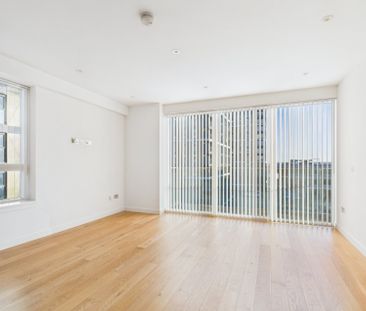 Ash House, Fairfield Avenue, Staines - Upon -Thames,TW18 - Photo 4