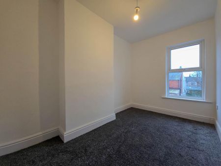 3 bedroom end of terrace house to rent - Photo 3