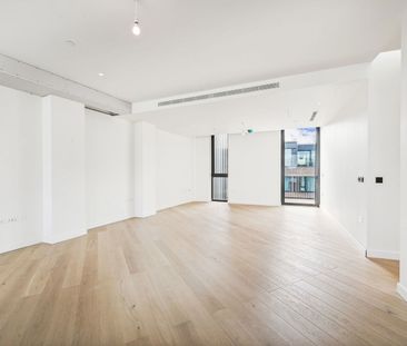 London , W12 7GN - Photo 4