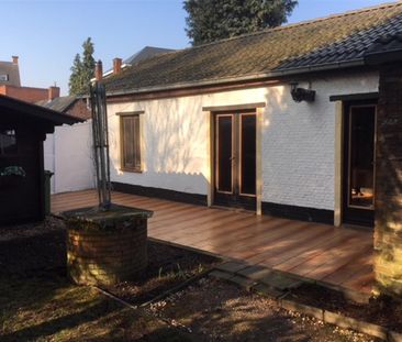 Zeer gezellig huisje met 1 slaapkamer, garage en tuin. - Photo 1