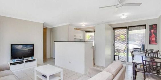 3 large bedrooms house in this great area - Photo 3