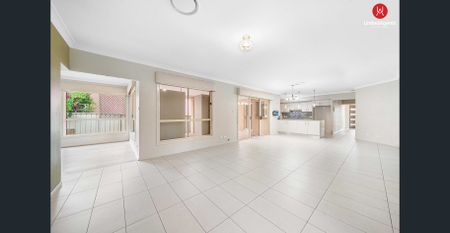 ''A'' GRADE LOCATION & GORGEOUS HOME! - Photo 3